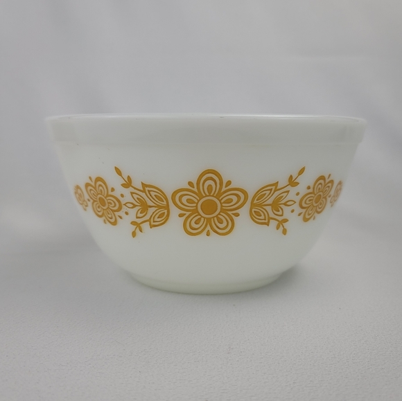 Vtg Pyrex 402 Butterfly Gold Cinderella Bowl - Picture 1 of 12